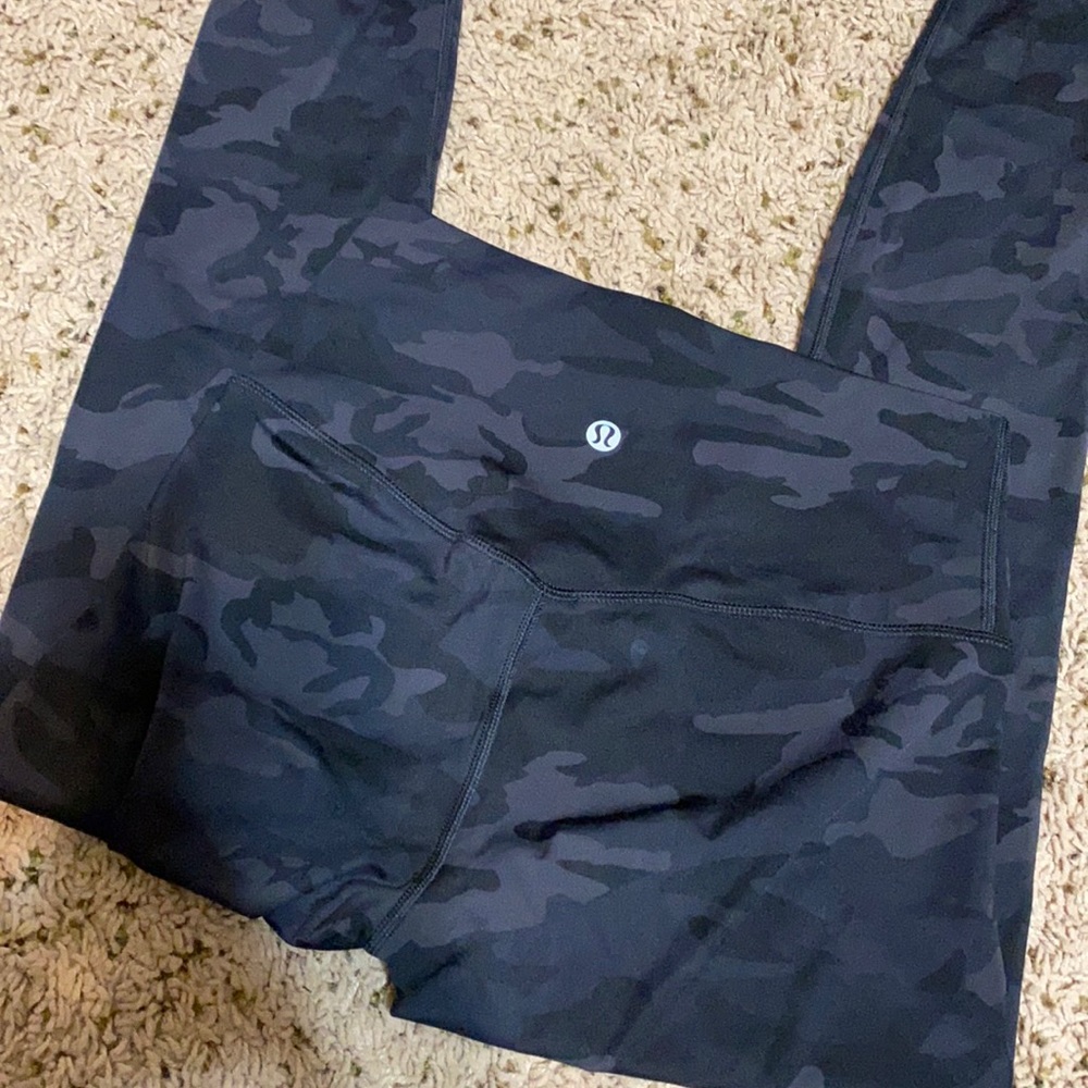 NWOT Lululemon camo align legging size 6